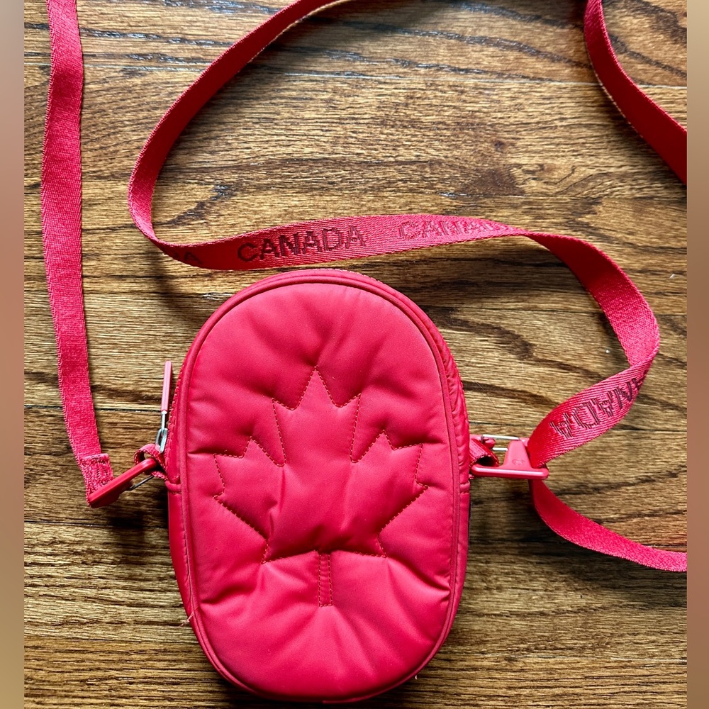 Lululemon Crossbody Canadian Edition